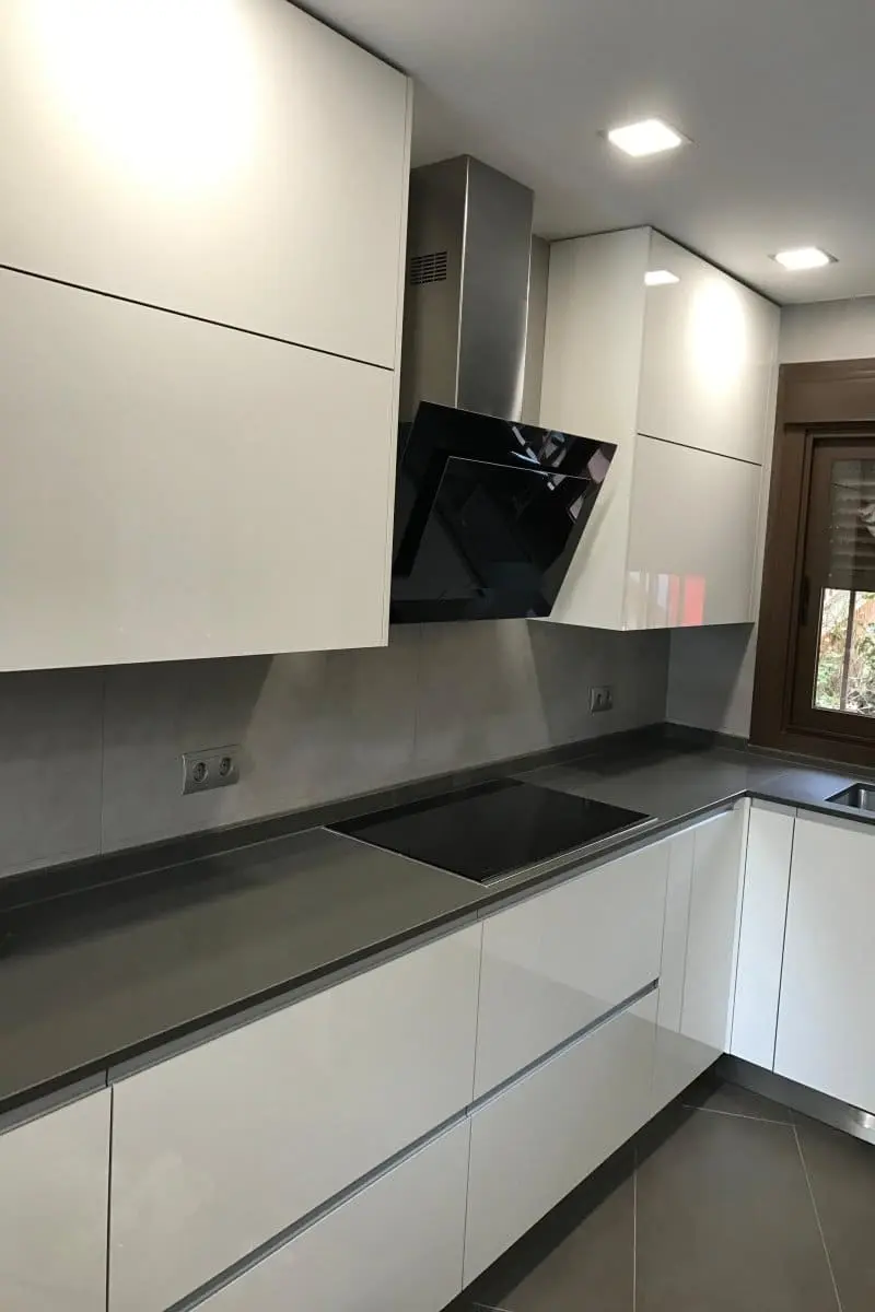 Diseño de cocina blanca